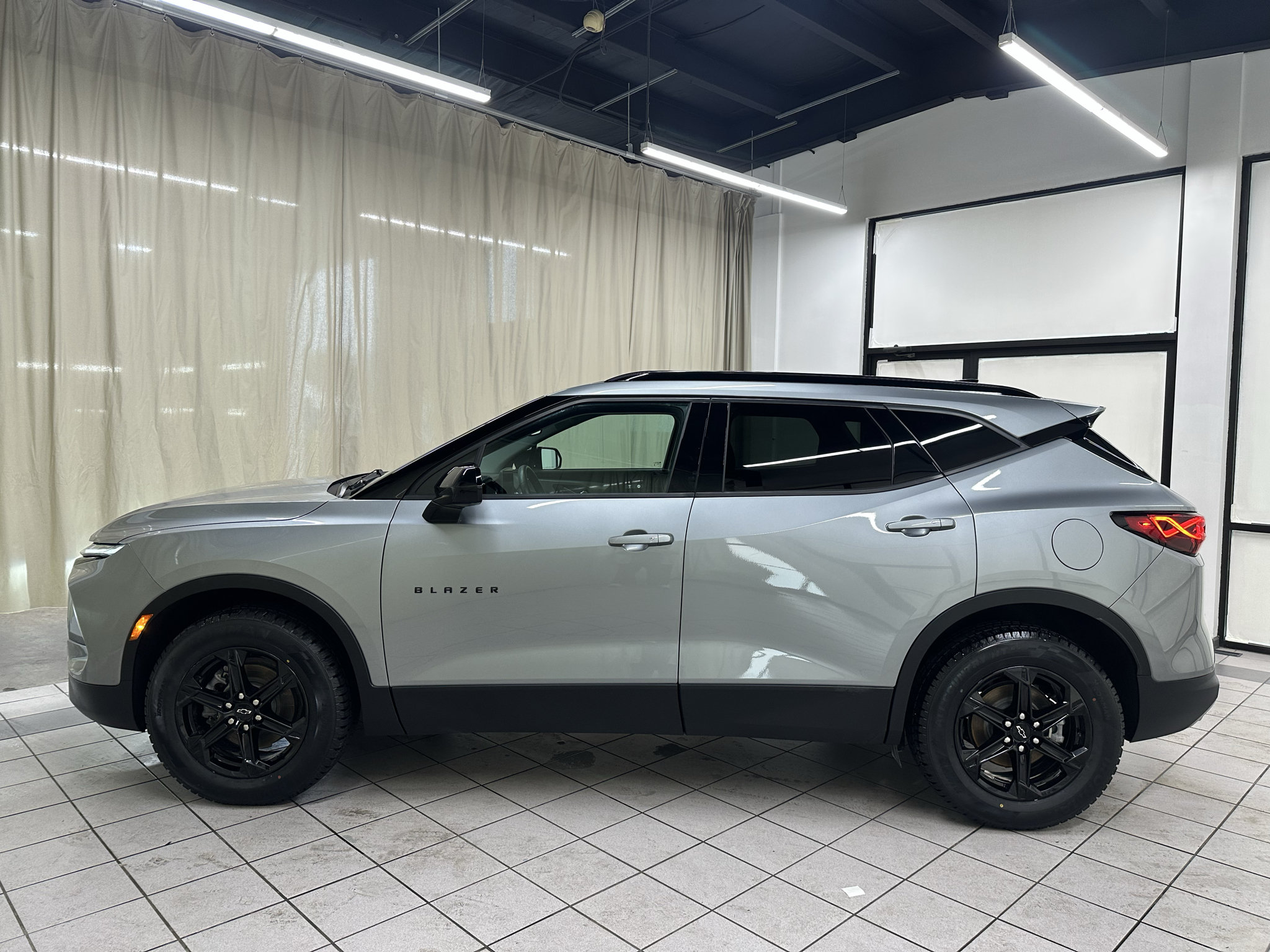 Certified 2024 Chevrolet Blazer LT w/ Convenience Package FWD image 12