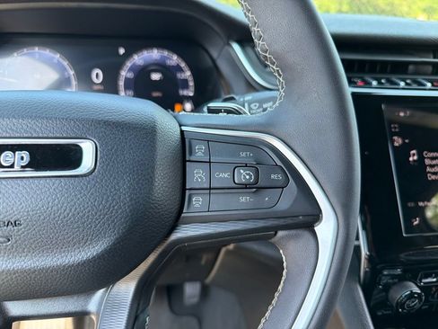 Certified 2024 Jeep Grand Cherokee L Laredo AWD/4WD image 17