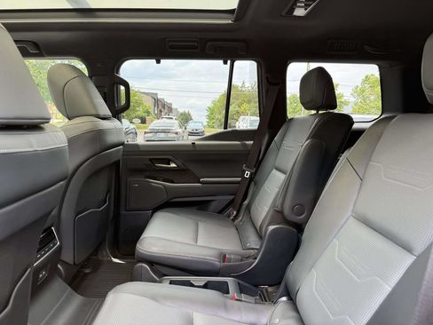 Used 2024 Lexus GX 550 AWD/4WD image 16