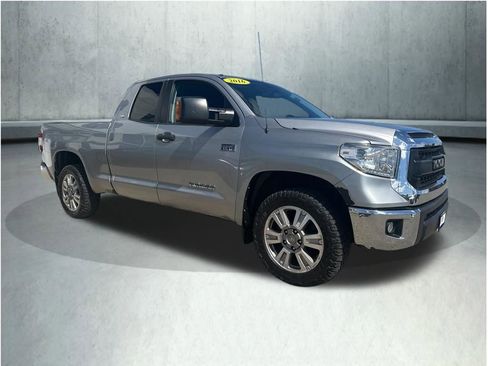 Used 2016 Toyota Tundra SR5 AWD/4WD image 7