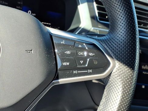 Used 2023 Volkswagen Tiguan SE R-Line image 24