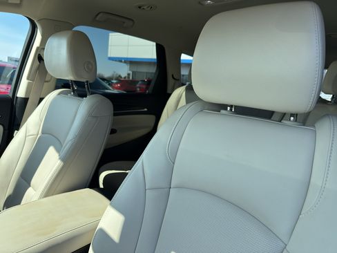 Used 2023 Buick Enclave Essence w/ Sport Touring Edition image 29