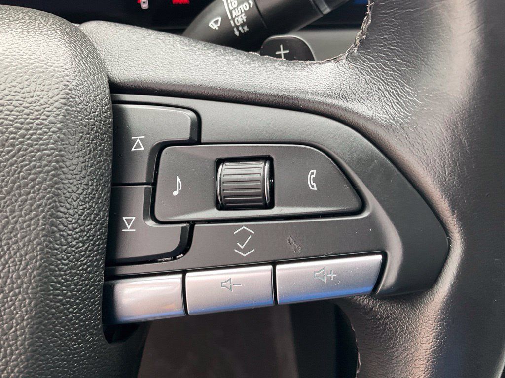 Used 2025 Cadillac XT4 Premium Luxury FWD image 12