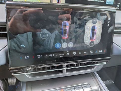 New 2025 Lincoln Nautilus Reserve image 27