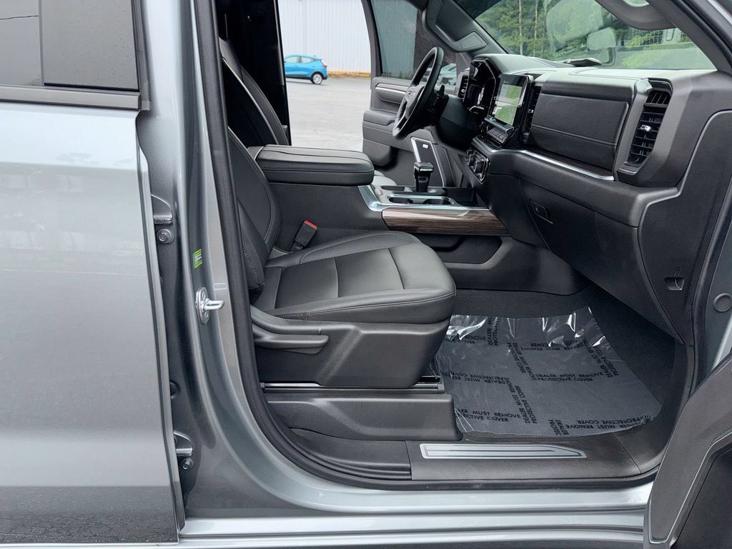 Used 2026 Chevrolet Silverado 1500 RST w/ RST All Star Premium Package RWD image 32