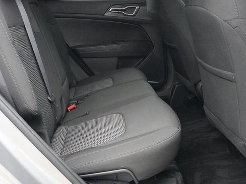Used 2023 Kia Sportage LX AWD/4WD image 27