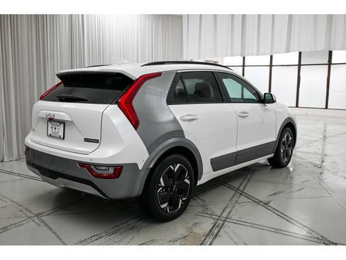 New 2026 Kia Niro Wave w/ Wave Preserve Package FWD image 7