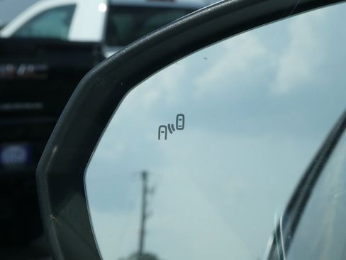 New 2025 Volkswagen Taos SE image 10