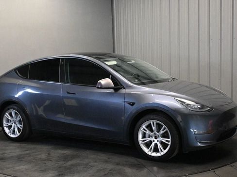 Used 2020 Tesla Model Y Long Range AWD/4WD image 3