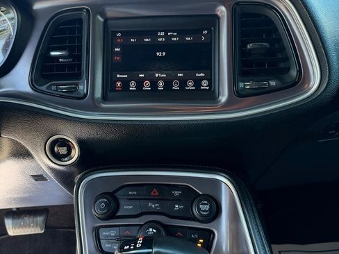 Used 2019 Dodge Challenger R/T RWD image 18