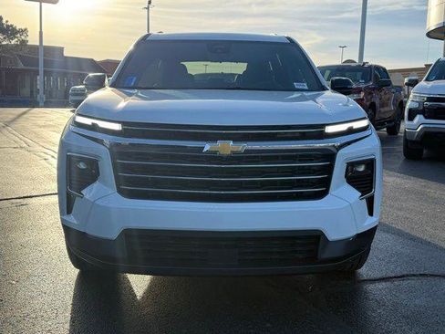 New 2026 Chevrolet Traverse LT w/ Driver Confidence Package FWD image 2