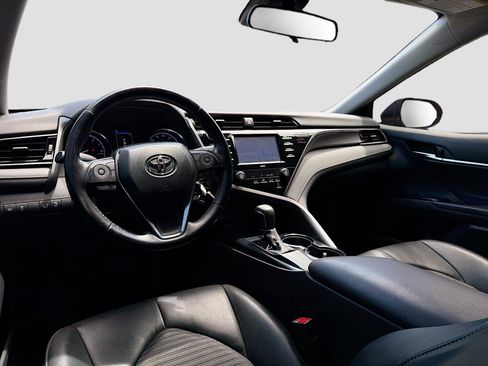 Used 2020 Toyota Camry SE FWD image 14