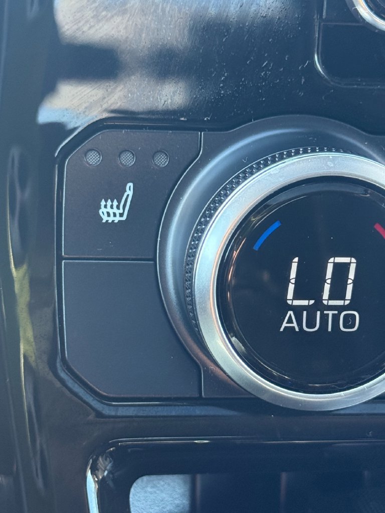 Used 2023 Toyota Highlander XLE AWD/4WD image 18