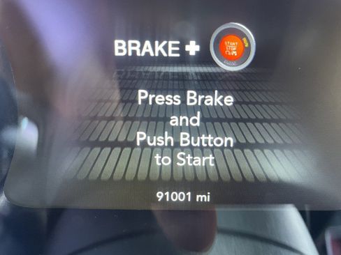 Used 2016 Dodge Challenger SRT Hellcat RWD image 17