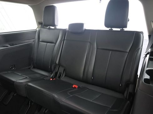 Used 2024 Ford Expedition XLT RWD image 25