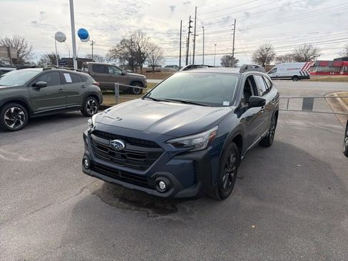 Used 2025 Subaru Outback Onyx Edition w/ Popular Package #2 image 3