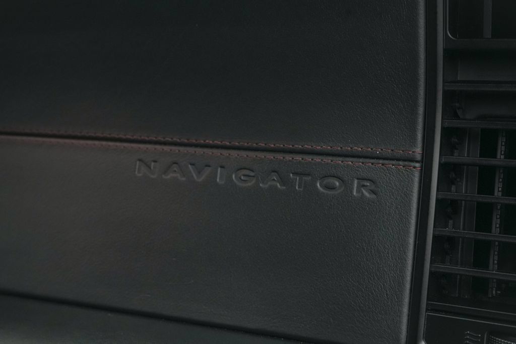 Used 2017 Lincoln Navigator L Reserve AWD/4WD image 29