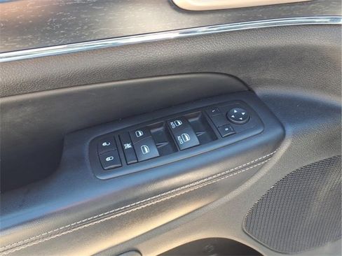 Used 2014 Jeep Grand Cherokee Limited image 14