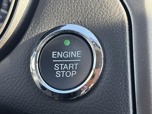 Used 2017 Ford Fusion SE image 18