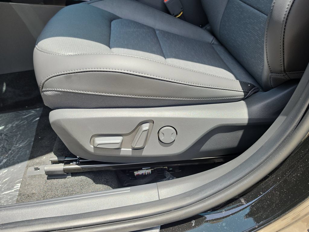 New 2026 Kia Niro SX Touring FWD image 21