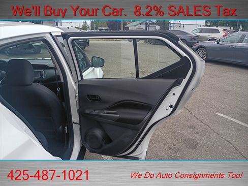 Used 2021 Nissan Kicks S FWD image 11
