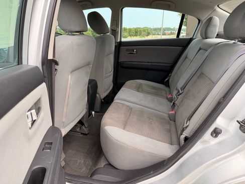 Used 2012 Nissan Sentra 2.0 SR FWD image 4