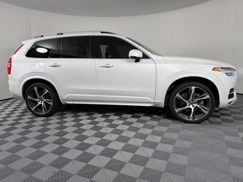 Used 2018 Volvo XC90 T6 Momentum w/ Convenience Package image 8