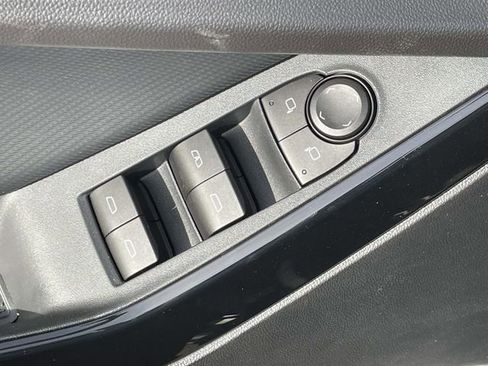 New 2026 Chevrolet Equinox LT image 16