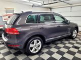 Used 2013 Volkswagen Touareg Sport image 6