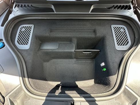 Certified 2025 Porsche Macan 4S Electric AWD/4WD image 45