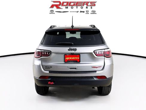 Used 2019 Jeep Compass Trailhawk AWD/4WD image 7