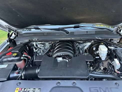 Used 2018 GMC Yukon Denali AWD/4WD image 10