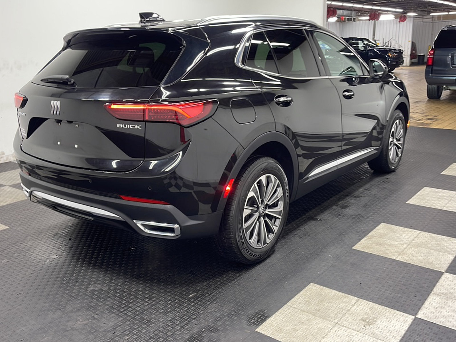 Used 2024 Buick Envision Preferred AWD/4WD image 19