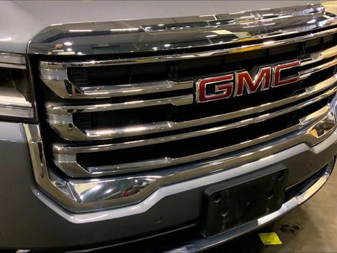 Used 2021 GMC Acadia SLE w/ Driver Convenience Package image 30