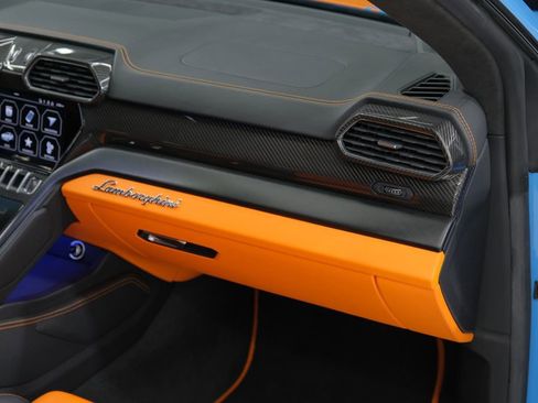 Used 2022 Lamborghini Urus image 43