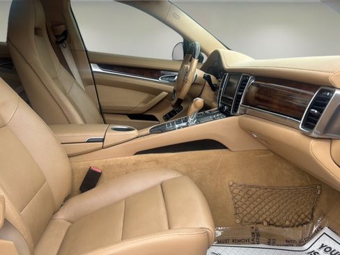 Used 2016 Porsche Panamera S RWD image 9