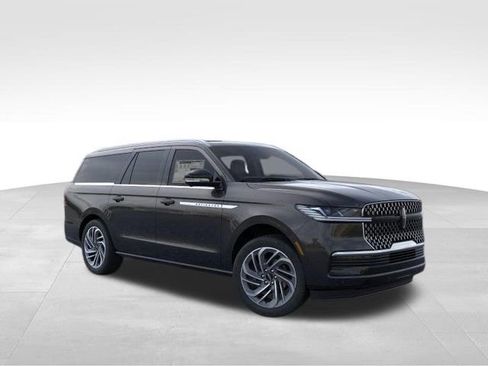 New 2026 Lincoln Navigator L Reserve image 8