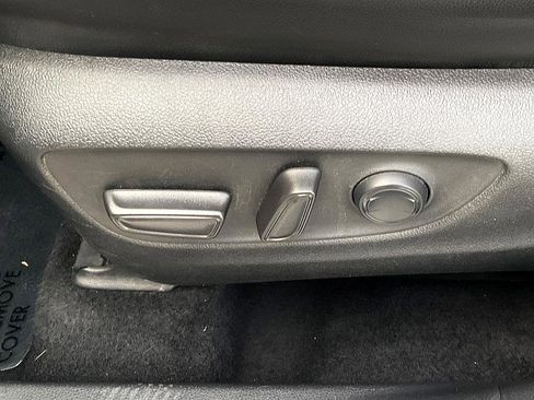 Used 2023 Toyota Highlander L image 20