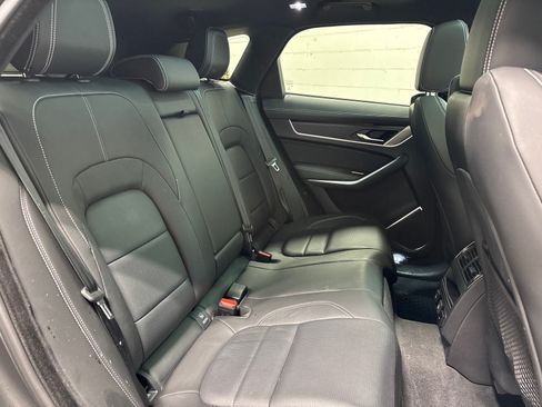 Used 2026 Jaguar F-PACE R-Dynamic S AWD/4WD image 38
