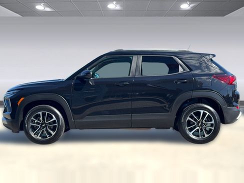 Used 2025 Chevrolet TrailBlazer LT w/ Driver Confidence Package AWD/4WD image 2
