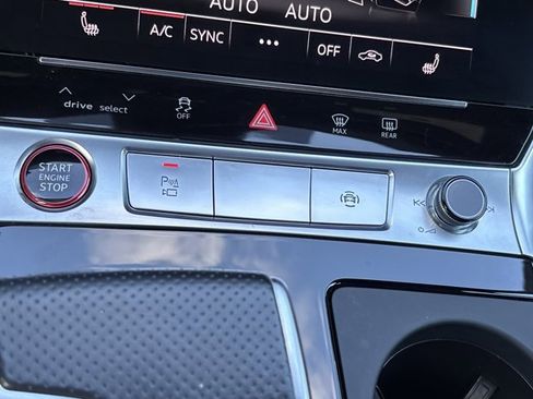 Used 2022 Audi S6 Premium Plus w/ S Sport Package image 40