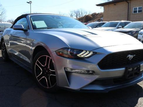 Used 2020 Ford Mustang Premium image 3