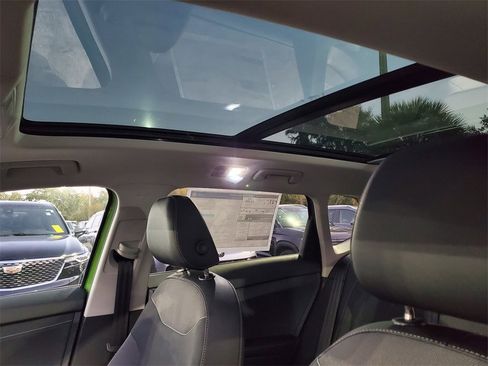 New 2025 Volkswagen Taos SE image 8