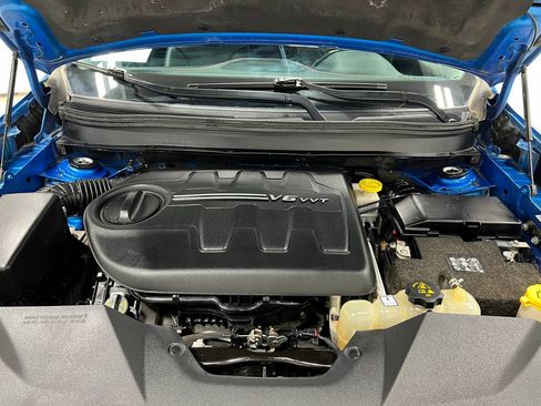 Used 2019 Jeep Cherokee Trailhawk AWD/4WD image 29
