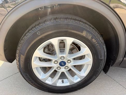 Used 2020 Ford Escape SE FWD image 16
