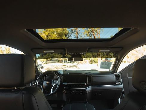 Used 2024 Chevrolet Silverado 2500 LTZ w/ LTZ Convenience Package image 21