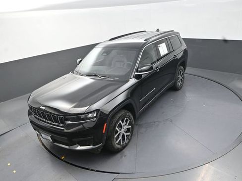 Used 2025 Jeep Grand Cherokee L Limited AWD/4WD image 13