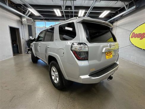 Used 2019 Toyota 4Runner SR5 RWD image 3