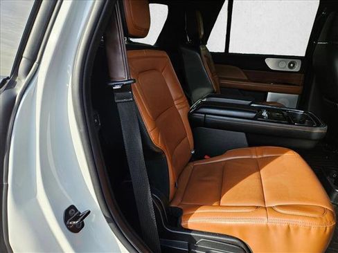 Used 2020 Lincoln Navigator Reserve w/ Luxury Package image 22