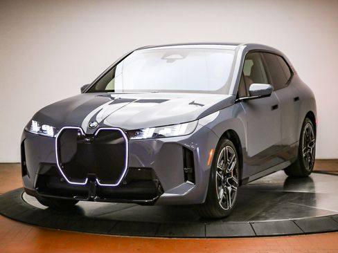 Certified 2026 BMW iX xDrive45 w/ M Sport Package AWD/4WD image 1